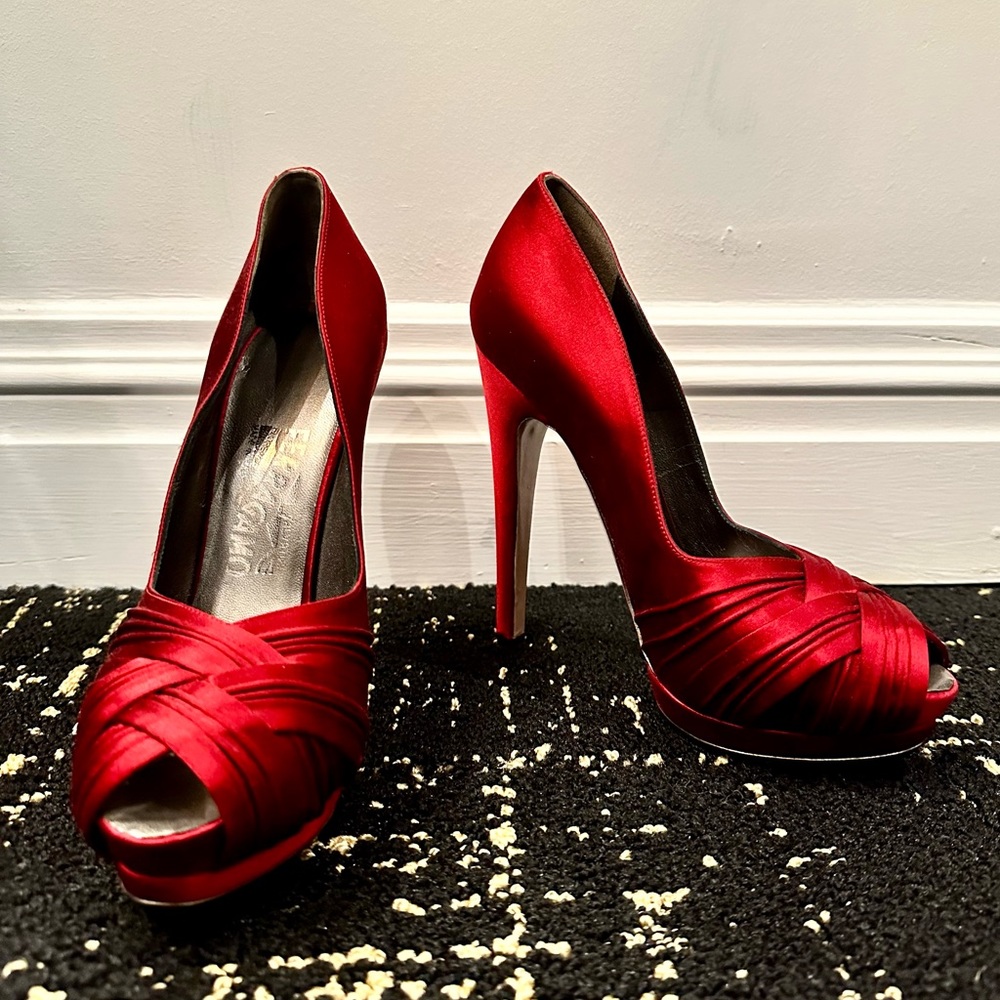 Salvatore Ferragamo Pumps - Ruby Red